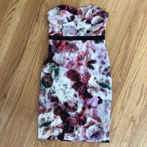 Beautiful fitted, flattering floral midi